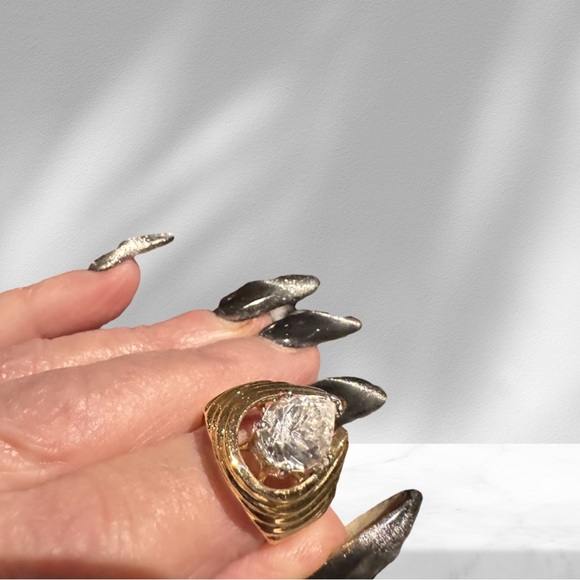 Pear Shaped Premium Quality Zircon Gold Faux Diamond Ring size 6 new - Picture 3 of 7